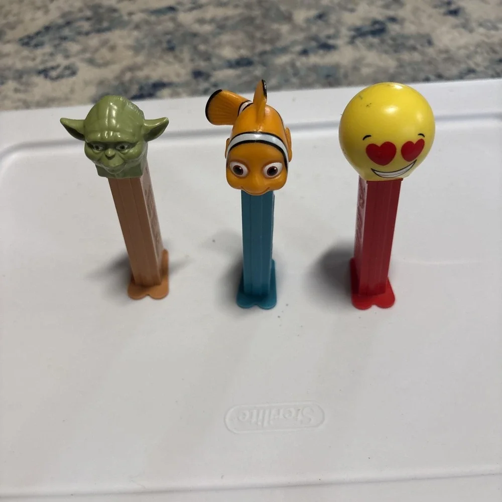 Pez Dispenser Lot 3 Disney Nemo Star Wars Yoda And Smiley
